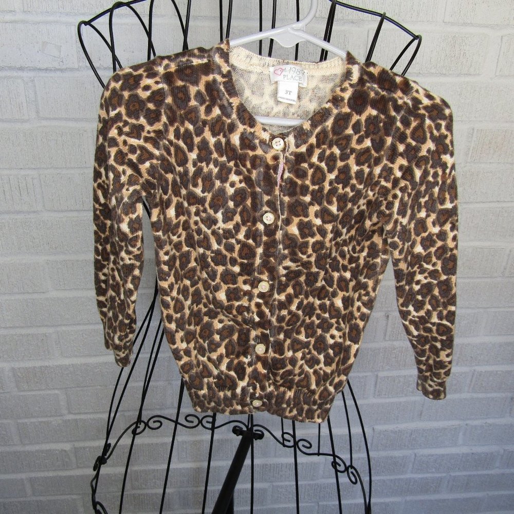 Girls 1989 Place 3T leopard button up sweater.